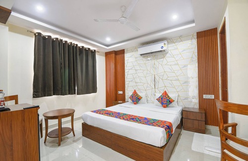 Jasola Hotel | Fabhotel Laxmi Mahal