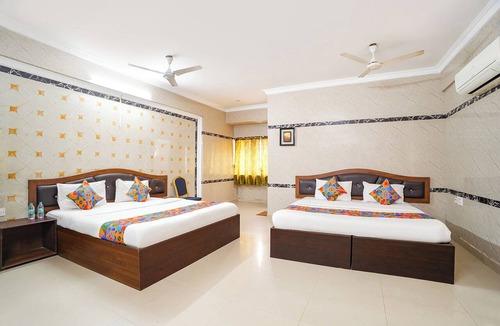 Perambur Purasavakam Hotel | FabHotel Le Royal Inn - Nr Madras Medical Mission Hospital