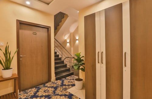 Kakarmatha Hotel | FabHotel LS Grand - Nr Banaras Railway Station