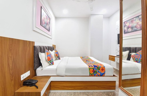 Malviya Nagar Hotel | FabHotel Maruti - Near Jawahar Circle, Patrika Gate