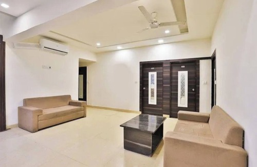 Gandhinagar Hotel | Fabhotel Mid Way