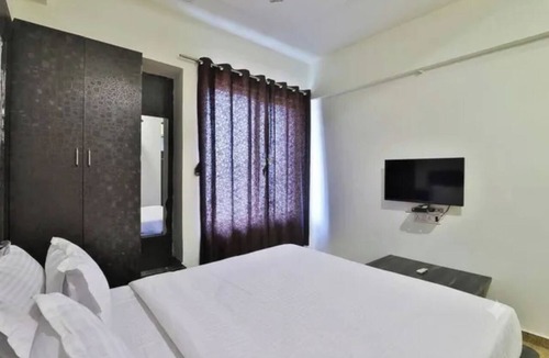 Gandhinagar Hotel | Fabhotel Mid Way