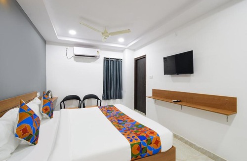 Madhapur Hotel | FabHotel Midori Inn