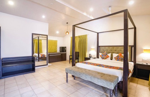 Sainagar Hotel | FabHotel Nature’s Nest In - Nr. Candolim Beach