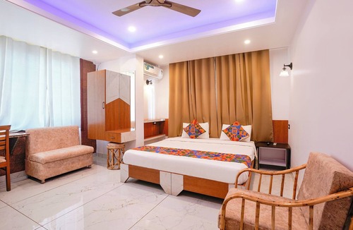 Vagator Hotel | FabHotel Pushpa Inn - Nr. Vagator Beach