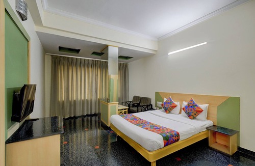 Begumpet Hotel | FabHotel Raj Inn - Nr. KIMS - Sunshine Hospitals, Begumpet