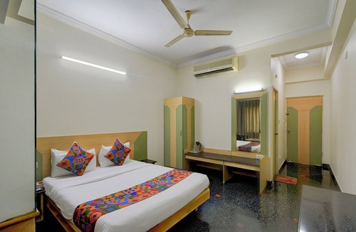 Begumpet Hotel | FabHotel Raj Inn - Nr. KIMS - Sunshine Hospitals, Begumpet