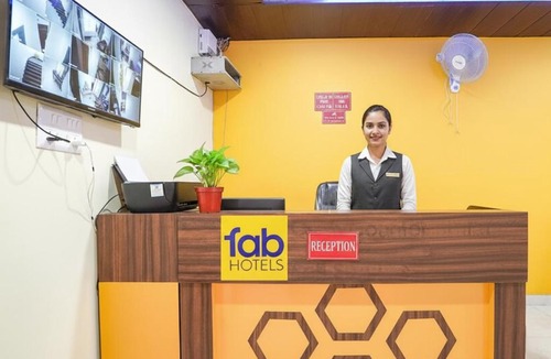 Kanpur Hotel | FabHotel Rajdhani