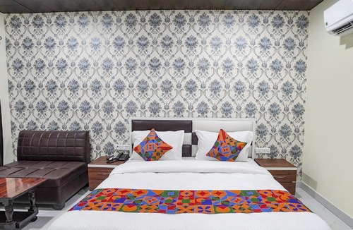 Kanpur Hotel | FabHotel Rajdhani