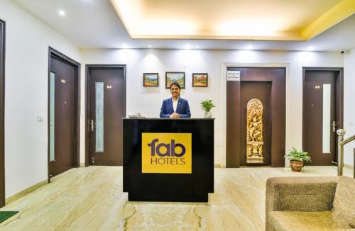 DLF City Hotel | FabHotel Rallkmas - DLF Phase 2 & MG Road Metro