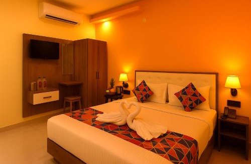 Ayodhya Hotel | FabHotel Rameshwaram Guest House - 500m From Ram Mandir