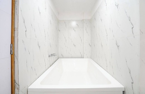 Ahmedabad Hotel | Fabhotel Royal King