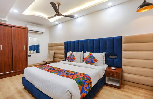 Kalkaji Hotel | FabHotel RS Golden