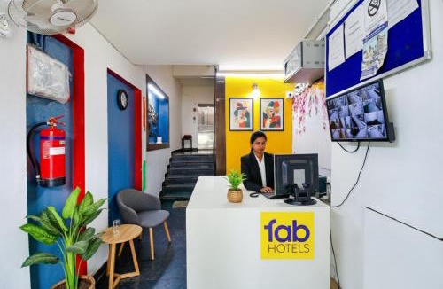 Bhopal Hotel | FabHotel Saket Inn