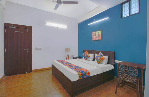 Bhopal Hotel | FabHotel Saket Inn