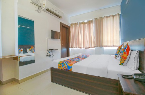 Bhopal Hotel | FabHotel Saket Inn