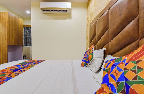 Navrangpura Hotel | FabHotel Silver Inn