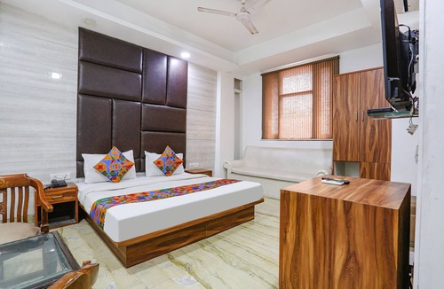 Karol Bagh Hotel | Fabhotel Spb 87