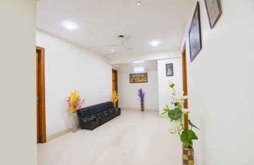 DLF City Hotel | FabHotel The Lalit Vibes - Nr DLF Phase 2 & MG Road Metro