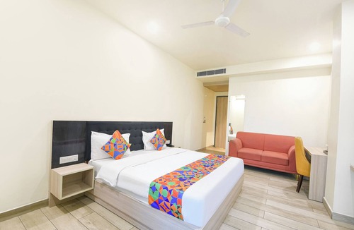 Faridabad Hotel | FabHotel The Rolex Grand - Yatharth Super Speciality Hospital, Sector 20