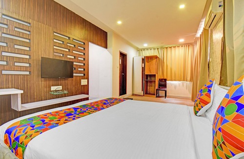 Meera Nagar Hotel | Fabhotel The Walnut