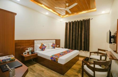 Lucknow Hotel | FabHotel Trijal Inn