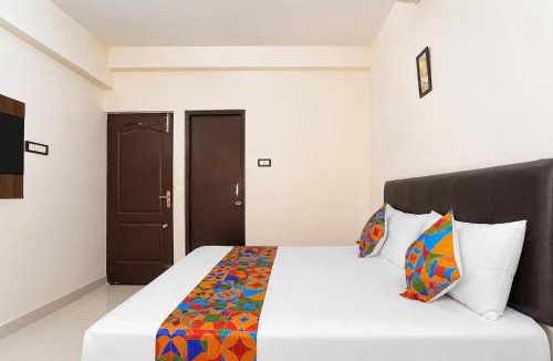 Chennai Hotel | Fabhotel V Inn Rooms - Nr Sree Ramanatheeswarar temple