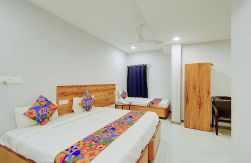 Gachibowli Hotel | Fabhotel Vaishnavi Classic