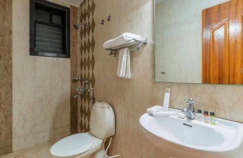 Penha de Franรงa Hotel | FabHotel Vihasta Gold Nest