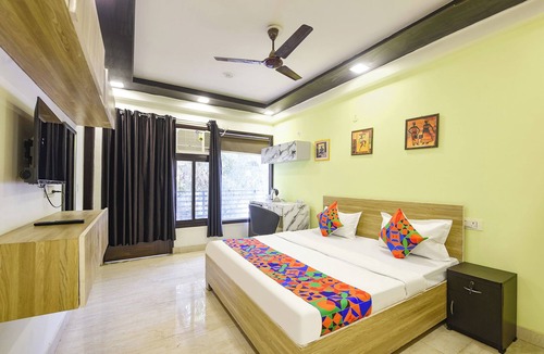 DLF City Hotel | Fabhotel White House Residency
