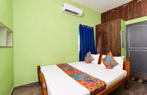 Urapakkam Hotel | Fabhotel Whites Inn Vandalur