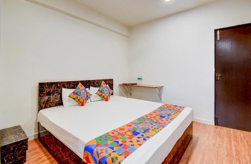 Rajgurunagar Hotel | FabHotel World King