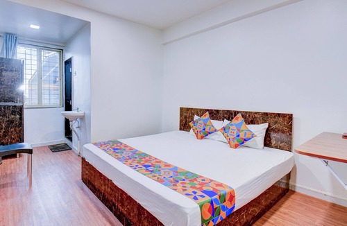 Rajgurunagar Hotel | Fabhotel World King