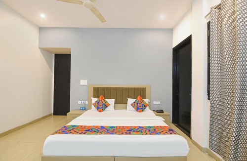Sector 40 Hotel | Fabhotel X Green Tree