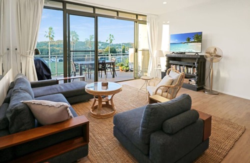Avoca Beach Apartment | Family friendly 3 bedroom beachside apartment!