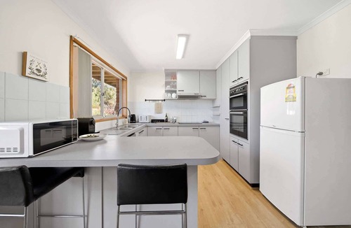 Belconnen House | Family Friendly 3-Bed Home with Outdoor Area