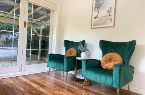 Pymble House | Family Retreat with Pool Near Pymble Station