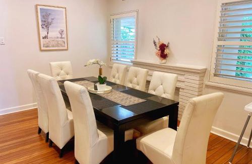 Pymble House | Family Retreat with Pool Near Pymble Station