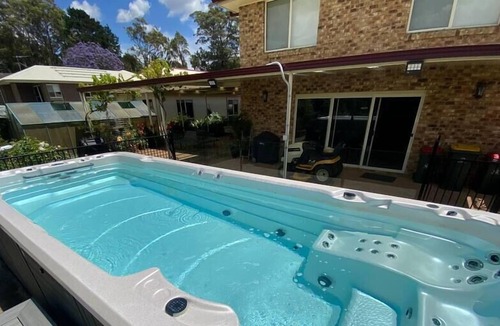 Thirlmere House | Farm Stay at Camellia Cottage pet friendly