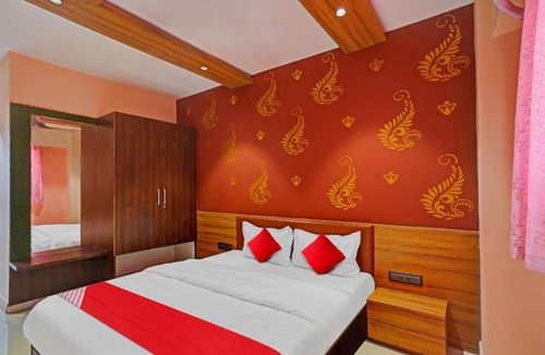 Udhna Hotel | Flagship Hotel Happy Stay