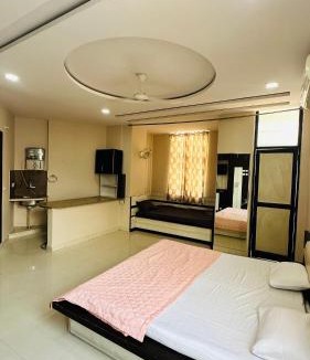 Malviya Nagar Bed & Breakfast | Flat in Malviya Nagar for 4 Guest near EHCC Hospital, GT, WTP, Patrika Gate Jawahar Circle