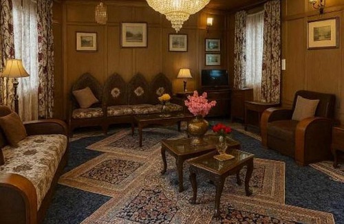 Dal Lake Hotel | Floating Luxury Group Of Houseboats