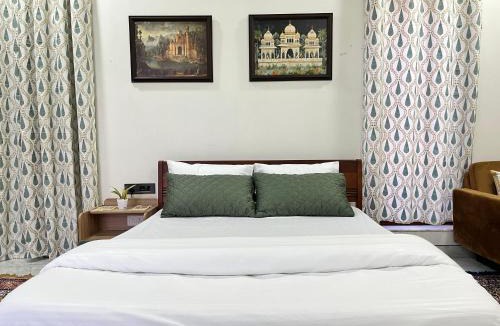Jaipur Other | Flora A suite