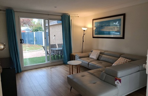 Scullin House | 💜 Follow the sun 💜 3br Perfect Canberra Gettaway