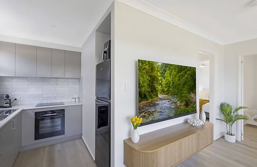 Budgewoi House | Frangipani Hideaway - Close to everything!
