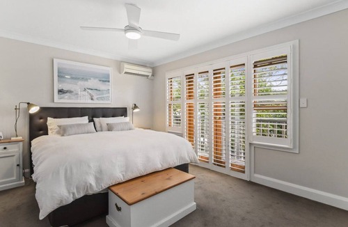 North Bondi House | Frederick Beach House - 3 bedrooms, Pool, AC, Parking