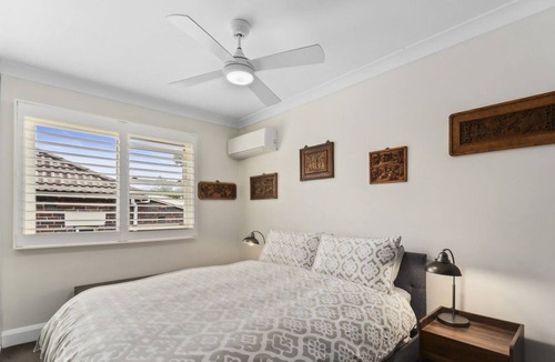 North Bondi House | Frederick Beach House - 3 bedrooms, Pool, AC, Parking