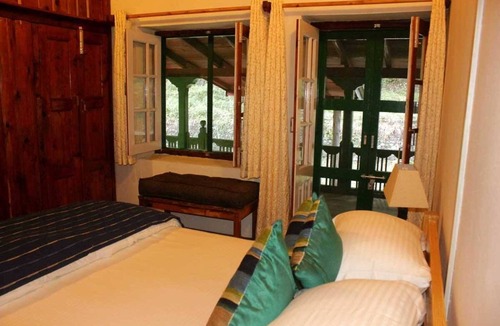 Bhimtal Hotel | Fredy's Bungalow