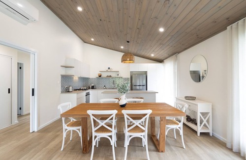 Mollymook Beach House | FREE NIGHT. Pay for 2 stay for 3