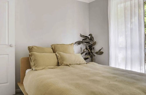 Milton House | FREE NIGHT. Pay for 2 stay for 3